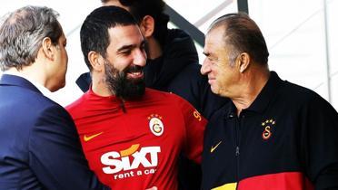 Arda Turan'dan Fatih Terim paylam