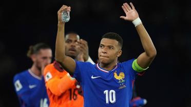 Kylian Mbappe, Thierry Henry'yi geride brakt