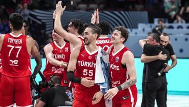 12 Dev Adam'n Yunan destan