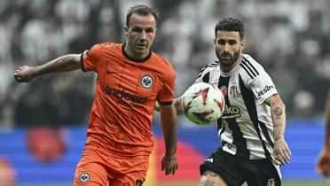 Frankfurt'tan Galatasaray ma ncesi Gtze karar