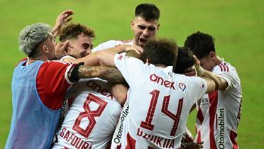 Antalyaspor'un konuu aykur Rizespor