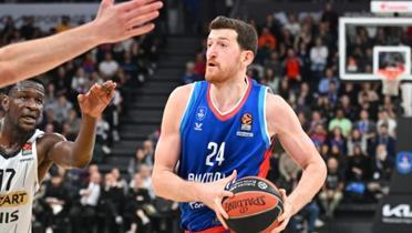 Anadolu Efes 20 say farkla kazand
