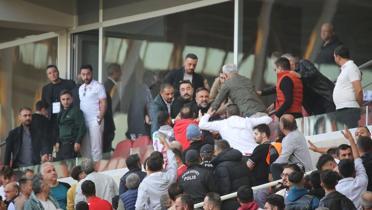 Sivasspor'da Bakan ile taraftarlar arasnda tartma
