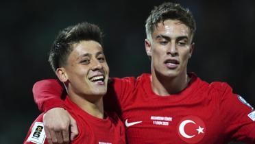 A Milli Takm'da 3 isim, kart snrnda
