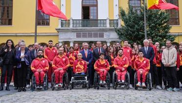 zbek'i duygulandran mektup
