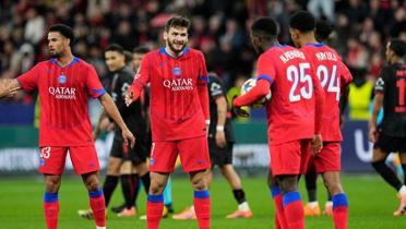 2 krmz kart, 9 gol ve kazanan Paris Saint-Germain