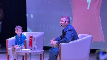 Kerem Aktrkolu, okul bakan seilen Aras'n seim vaadini yerine getirdi