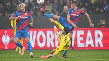 Domenico Tedesco'dan ilk 11'de rotasyon