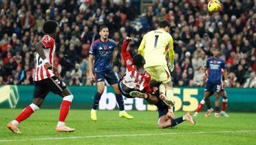 Arsenal'a evinde Sunderland elmesi