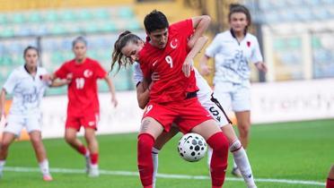 A Milli Kadn Futbol Takm, Arnavutluk ile yeniemedi