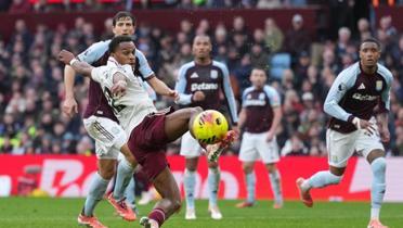 Arsenal, Aston Villa deplasmanndan eli bo dnd