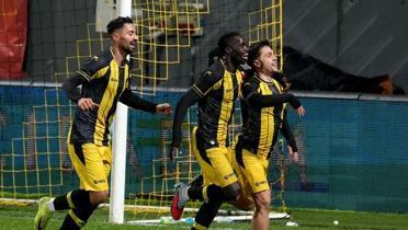 stanbulspor, Sivasspor karsnda geriden gelerek kazand