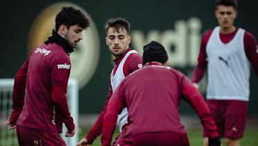 Galatasaray, Antalyaspor mesaisine balad