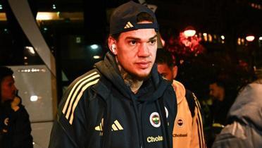 Taraftar tepki g�stermi�ti! Ederson'un e�i ��ld�rd�