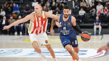 Anadolu Efes, K�z�ly�ld�z kar��s�nda farkl� kay�p