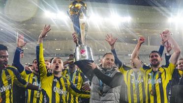 Domenico Tedesco: Bu taraftar�n hocas� olmak b�y�k bir zevk ve onur