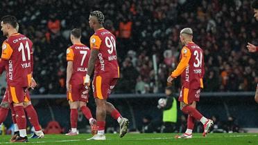 Ma� sonu fla� karar! Galatasaray seremoniye kat�lmad�