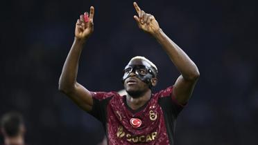 Asamoah Gyan: Manchester United, Osimhen'i transfer etsin