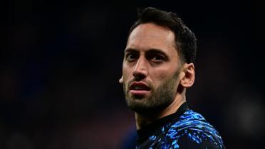 Inter'de Hakan �alhano�lu, Arsenal ma��nda yok
