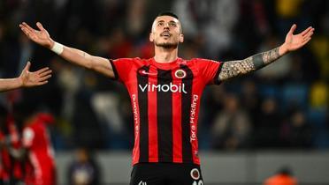 Gen�lerbirli�i, Gaziantep FK kar��s�nda 3 puan� ald�