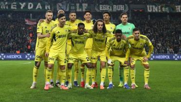 Fenerbah�e'ye k�t� haber! Y�ld�z futbolcu cezal� duruma d��t�