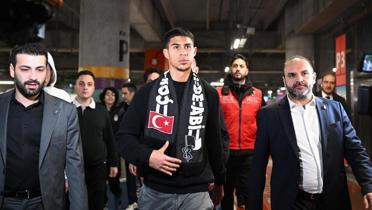 Son u�aktan kaleci ��kt�!