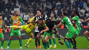 Be�ikta�'tan penalt� tepkisi! Alanyaspor ma�� sonras� payla��m geldi