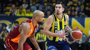 Derbide kazanan Fenerbah�e! Galatasaray'� ma�lup etti