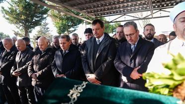 Ergin Ataman'�n annesi son yolculu�una u�urland�