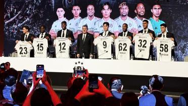 Be�ikta�'ta imza t�reni! Yeni transferler tan�t�ld�