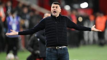 Burak Y�lmaz'dan ofsayt tepkisi! �Bir metre �nde, gol veriliyor�