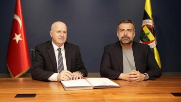 Fenerbah�e'de futbol akademinin ba��na �enol �orlu getirildi