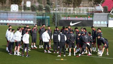 Play-off �ncesi Milli Tak�m'a k�t� haber geldi... 2 oyuncu antrenmana ��kamad�!