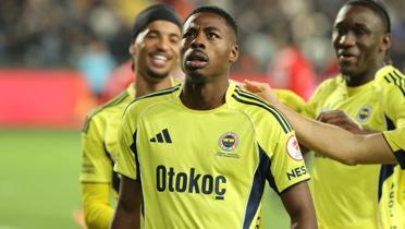 Anthony Musaba: Avrupa'n�n en b�y�k kul�plerinden birinde oynuyorum