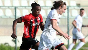 Gen�lerbirli�i haz�rl�klar�n� Antalya'da s�rd�r�yor