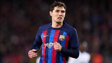 Galatasaray devreye girdi! Barcelona'dan y�ld�z stoper