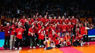 Galatasaray tarih yazd�