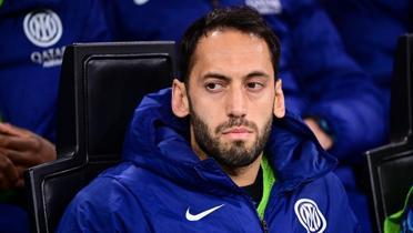 Herkes ters k��e oldu! Hakan �alhano�lu transferi duyuruldu