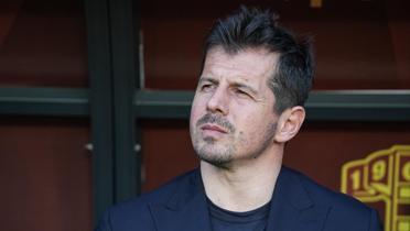 Emre Bel�zo�lu'dan �ok sert tepki! �Hakem bizi do�rad��