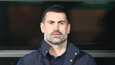 Gen�lerbirli�i trib�nlerinden Volkan Demirel i�in istifa sesleri