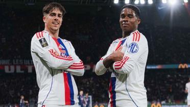 Parc des Princes'te Lyon r�zgar�! PSG'yi ma�lup ettiler...