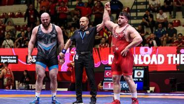 R�za Kayaalp, Avrupa'da finalde! Rakibi diskalifiye edildi