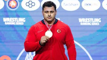 Tiran'da tarih yazd�! R�za Kayaalp alt�n madalyay� rekorla ald�