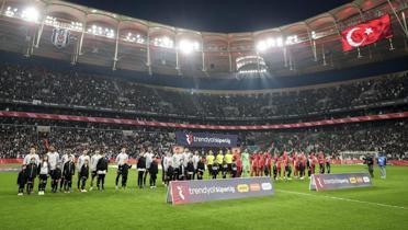 Be�ikta� a��klad�! Kupadaki Alanyaspor ma�� kapal� gi�e