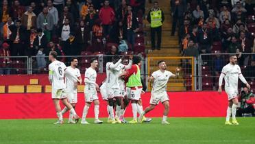 Gen�lerbirli�i, kupada 15 y�l sonra yeniden yar� finalde