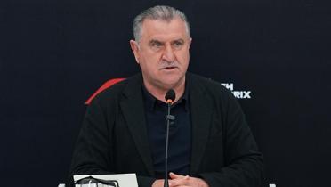 Bakan Bak'tan �ampiyon Ziraat Bankkart'a tebrik!