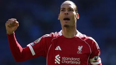 Van Dijk'tan Galatasarayl�lar� heyecanland�ran hareket
