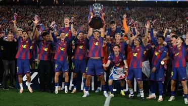 �spanya'da �ampiyon Barcelona! Real Madrid'i yenip kutlad�lar...