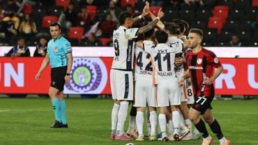 Ba�ak�ehir, Gaziantep deplasman�nda 2 golle kazand�
