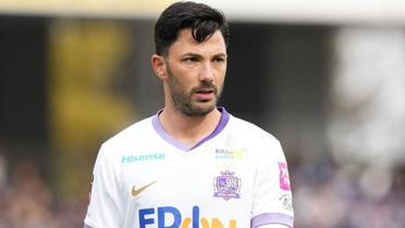 Tolgay Arslan futbol kariyerini noktalad�